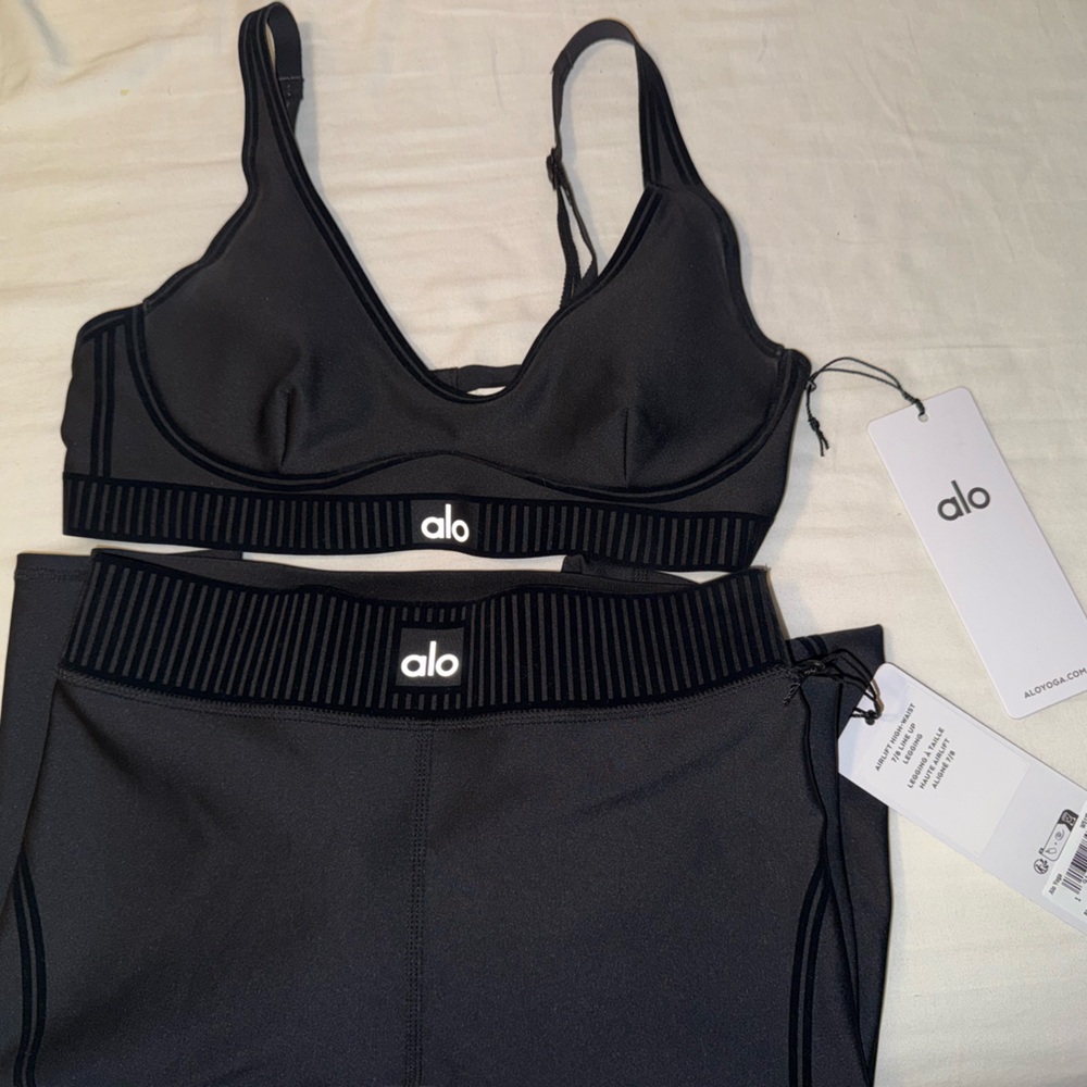 ALO Yoga Black Sports Bra and Leggings Set- NWT